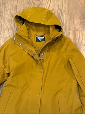 Girls Athleta RainOut Sutro Rain Jacket Brass Yellow Women’s XXS Waterproof